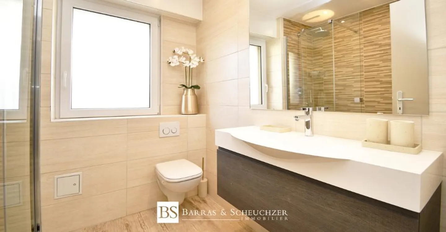 Wunderschöne 2,5 Zimmer renoviert und möbliert, im Stadtzentrum, Rue du Prado - Foto 7 von 8