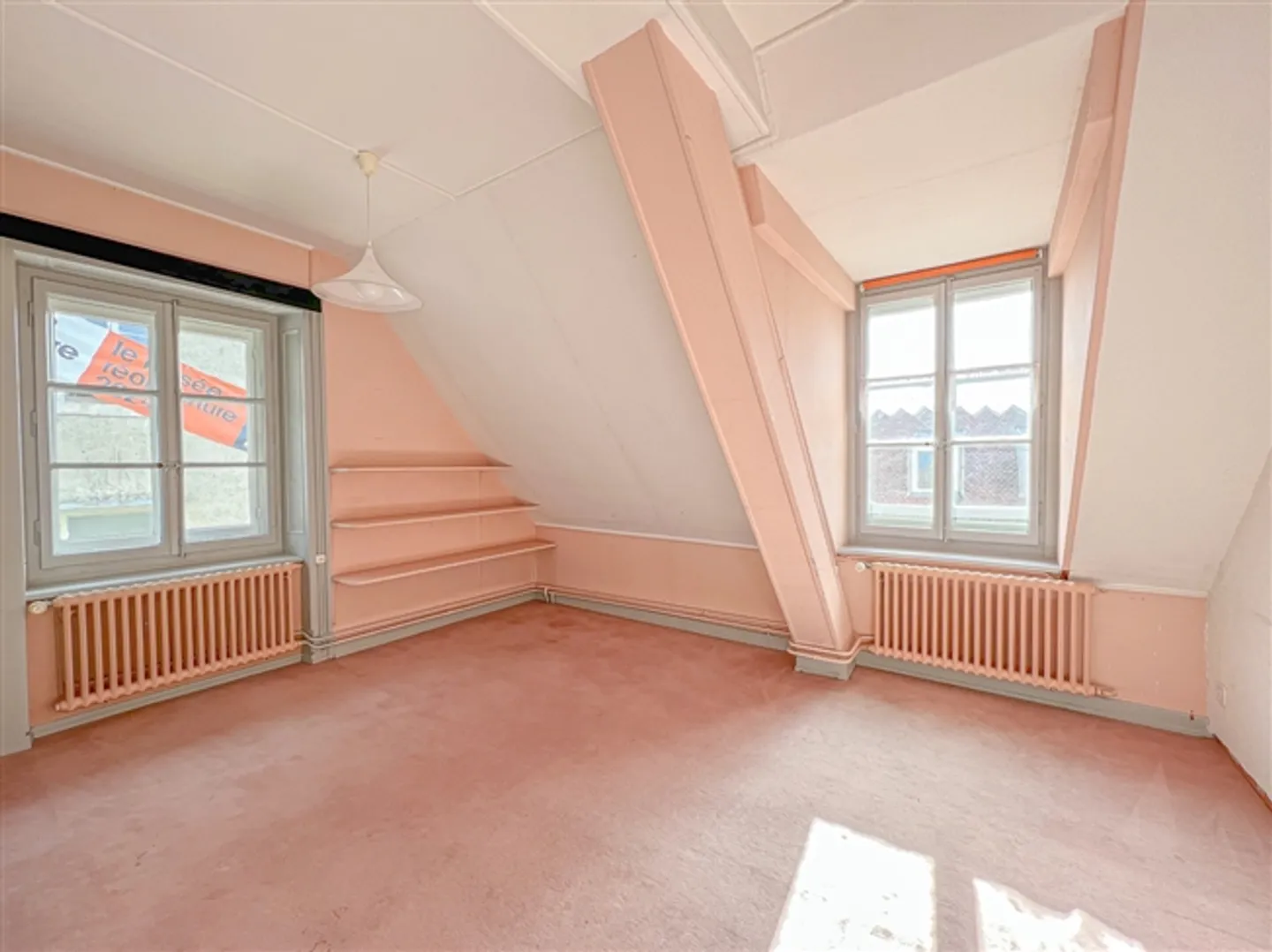 «Geräumige 3,5-Zimmer-Eigentumswohnung zum Renovieren
Im Herzen von Ste-Croix» - Foto 8 von 14