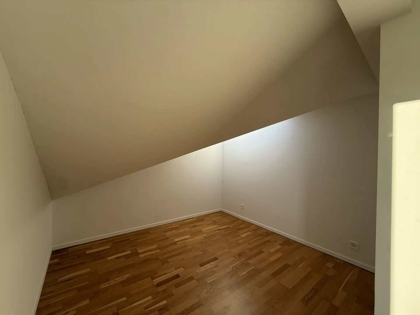 Appartamento al piano terra con 3 camere in posizione centrale - Foto 3 di 9