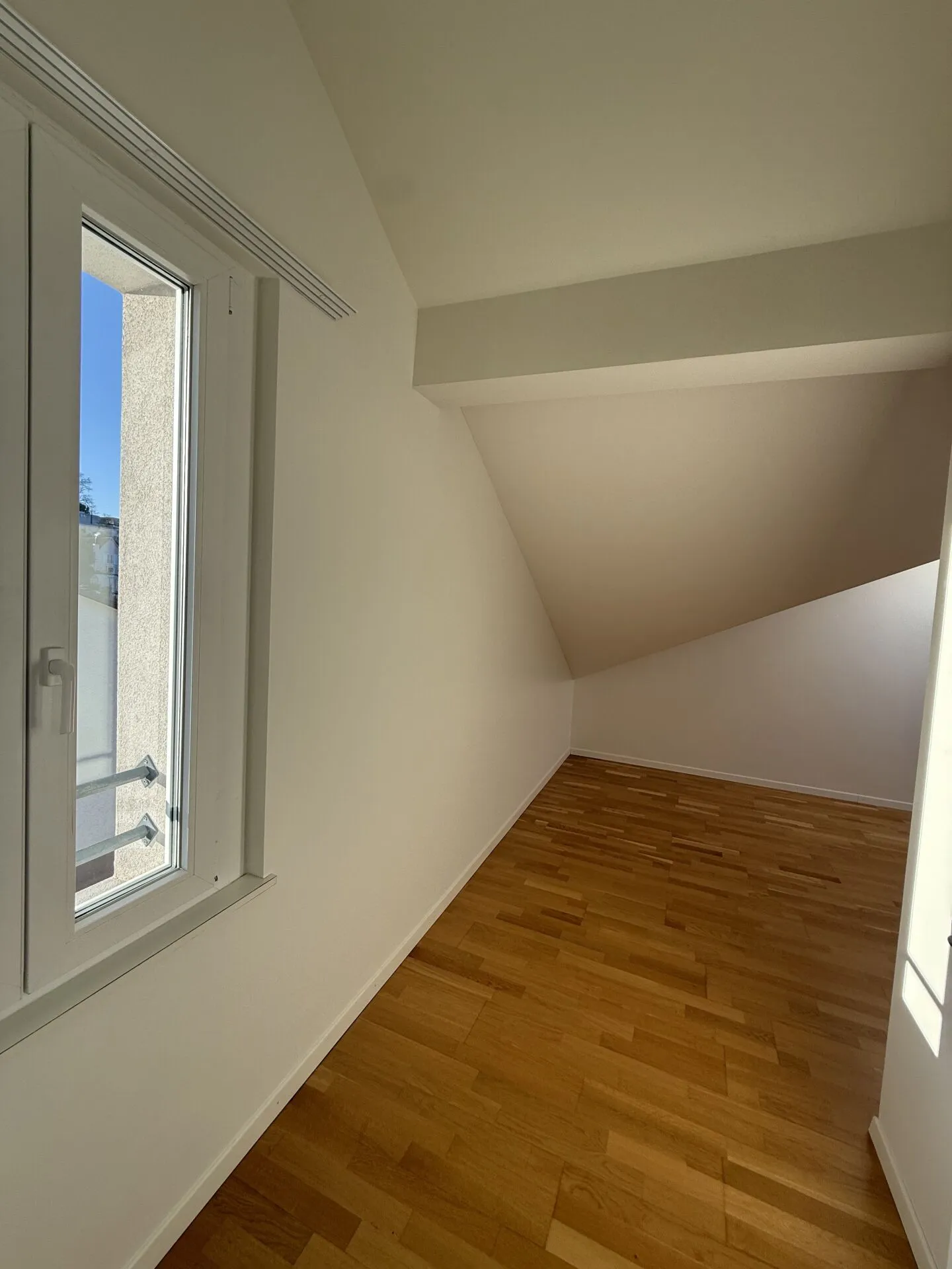 Appartamento al piano terra con 3 camere in posizione centrale - Foto 4 di 9