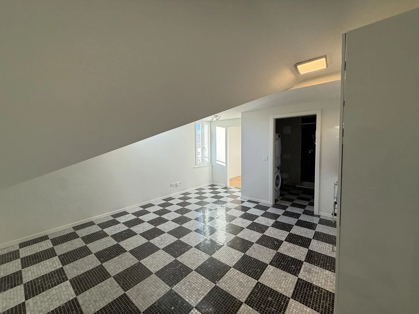 Appartamento al piano terra con 3 camere in posizione centrale - Foto 6 di 9