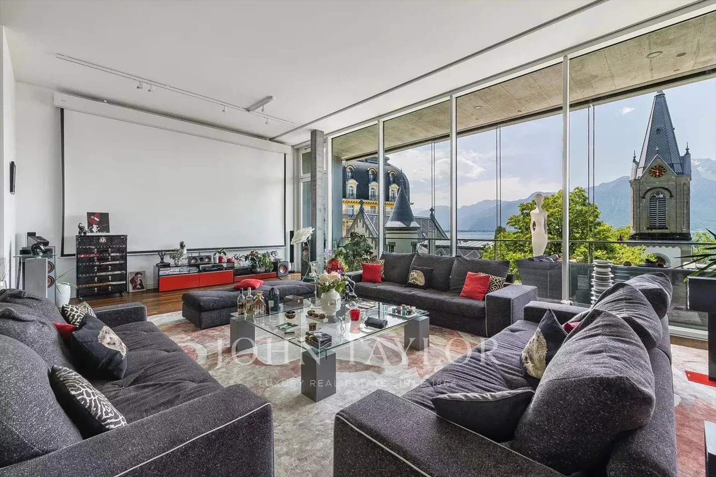 Loft architettonico nel centro di Montreux, tra lago e montagne - Foto 2 di 11