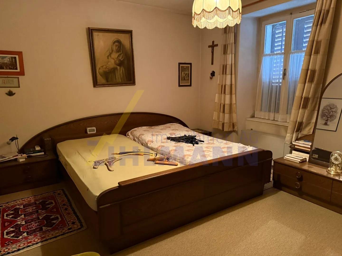 Spacious Single-Family House with Barn and Versatile Outbuildings - Photo 8 of 11