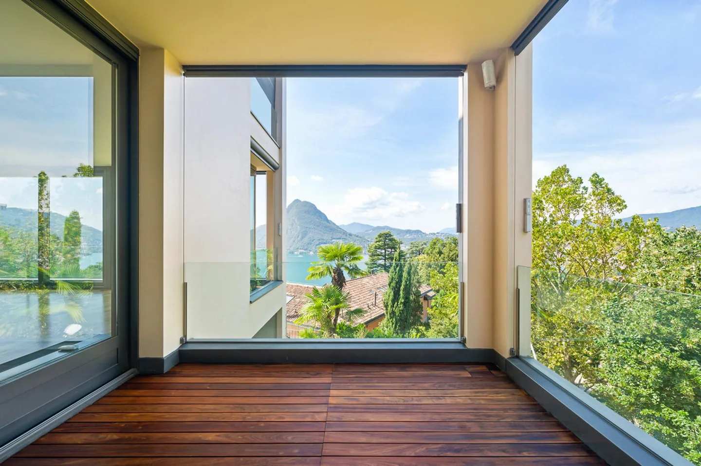 AGRÉABLE APPARTEMENT DE 4.5 PIÈCES AVEC VUE SUR LE LAC À RUVIGLIANA - Photo 7 sur 13