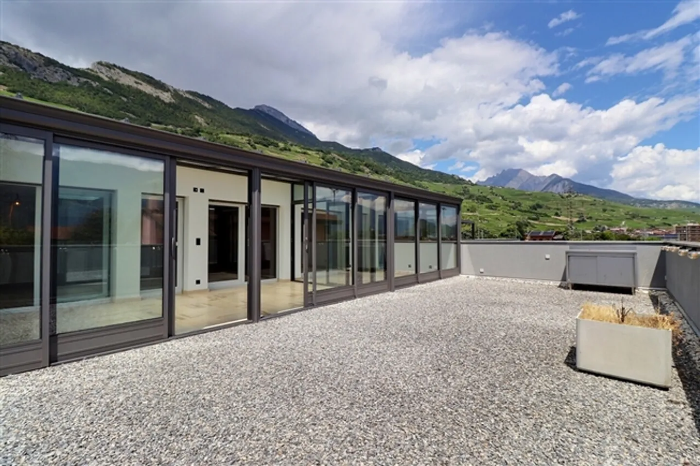 Magnifique Penthouse "Style Loft Industriel" avec Vue Panoramique - Photo 3 sur 8