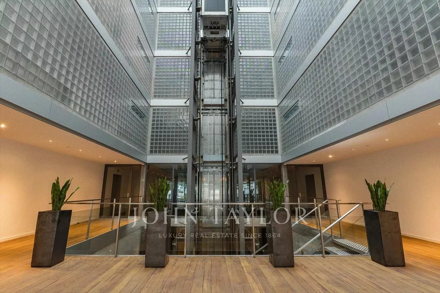 Loft architettonico nel centro di Montreux, tra lago e montagne - Foto 11 di 11