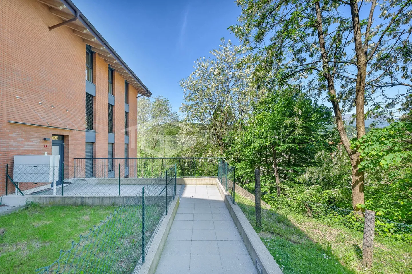 Penthouse with 3.5 rooms in Cadro - Photo 1 of 9