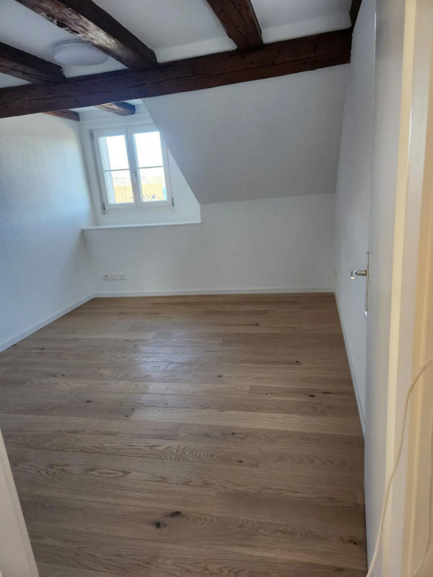 Freshly renovated 3.5-room apartment in the city center of Richterswil - Photo 3 of 7
