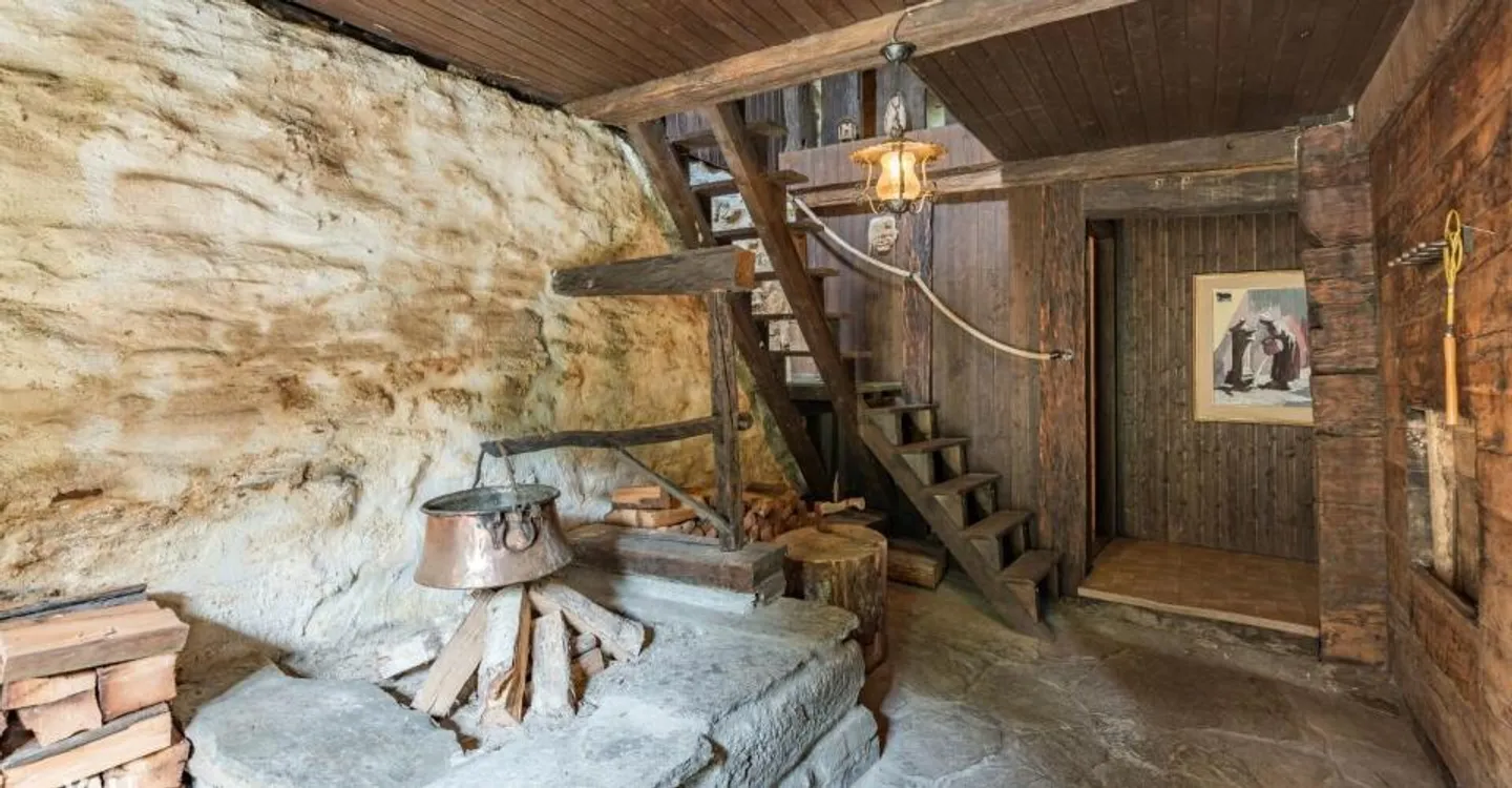 Historic Chalet in Wallis Nature - Photo 2 of 13