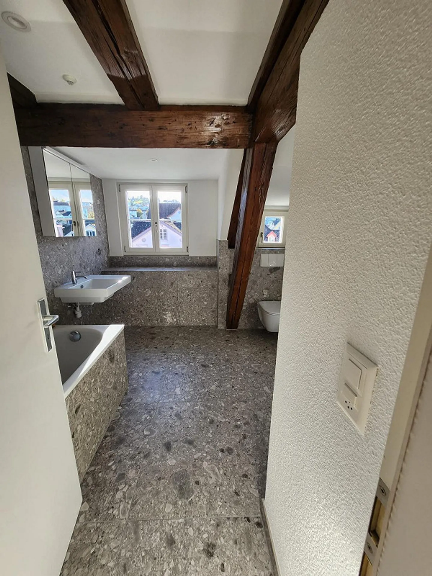 Freshly renovated 3.5-room apartment in the city center of Richterswil - Photo 5 of 7