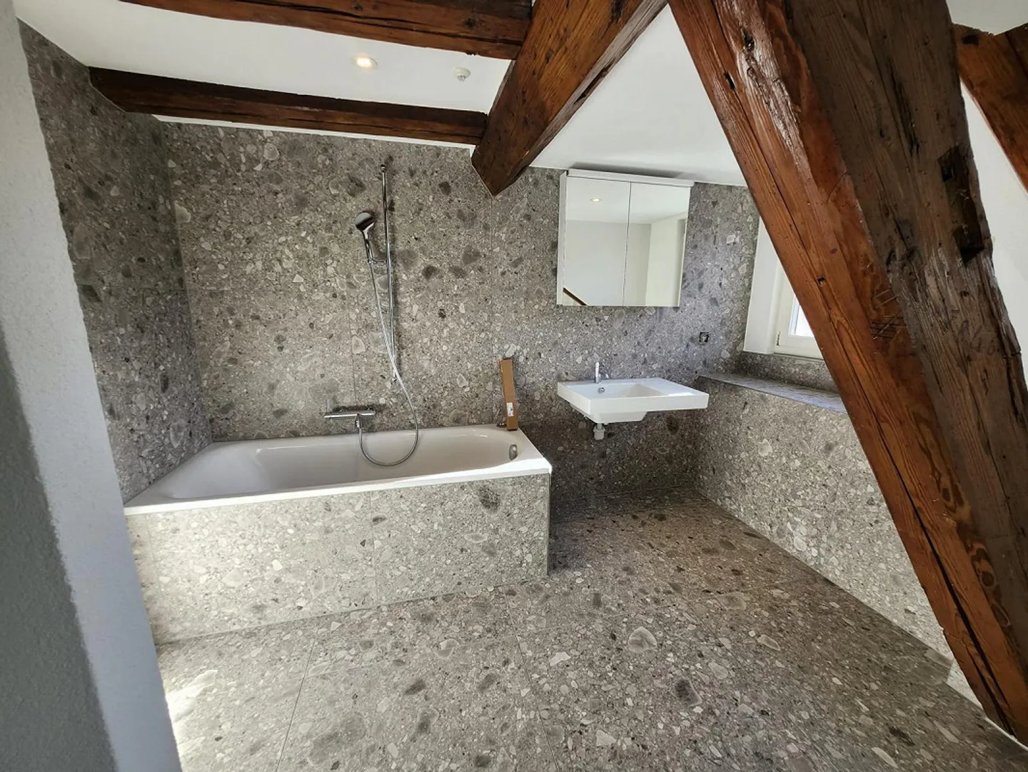 Freshly renovated 3.5-room apartment in the city center of Richterswil - Photo 6 of 7