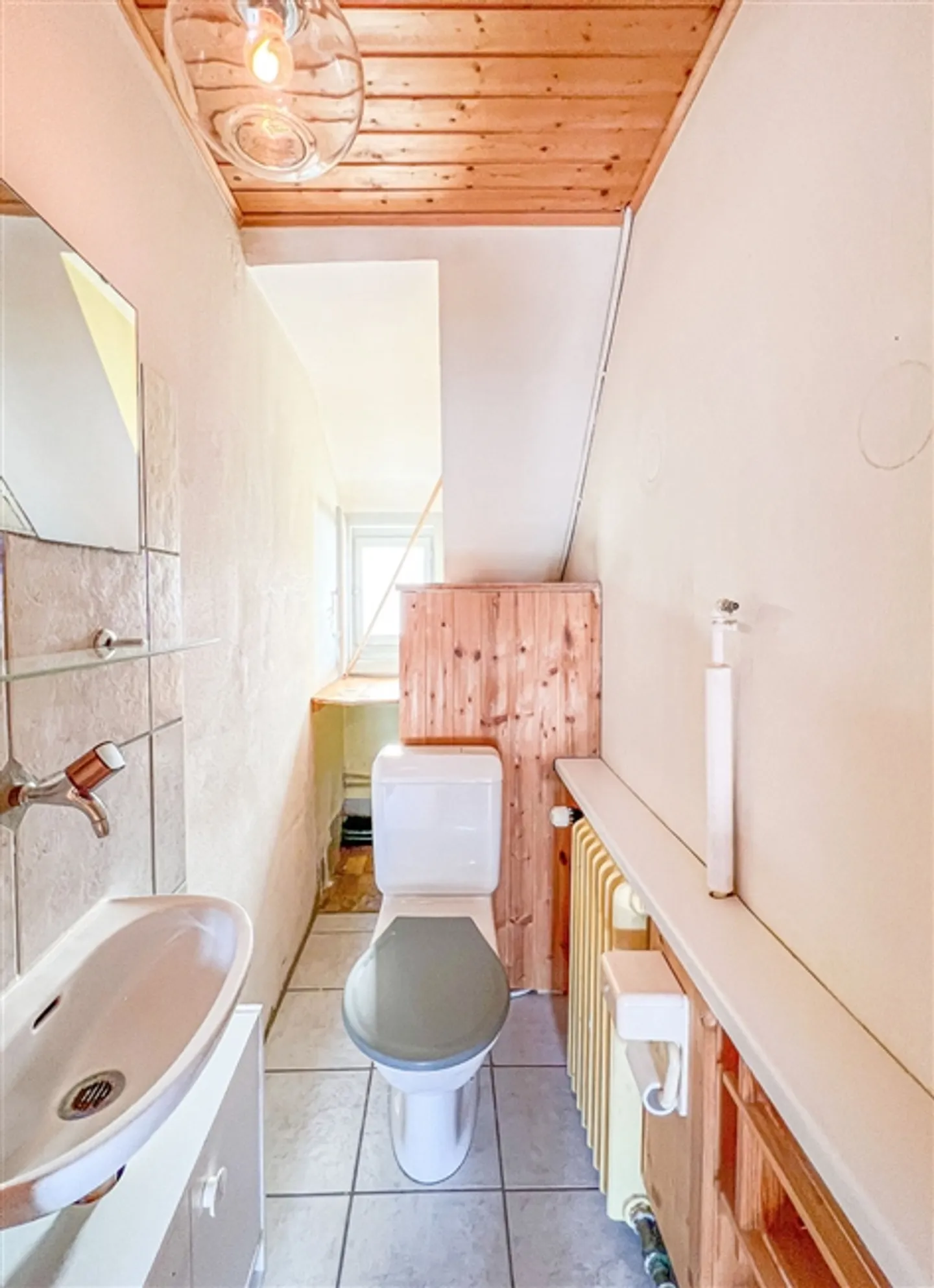 «Geräumige 3,5-Zimmer-Eigentumswohnung zum Renovieren
Im Herzen von Ste-Croix» - Foto 11 von 14