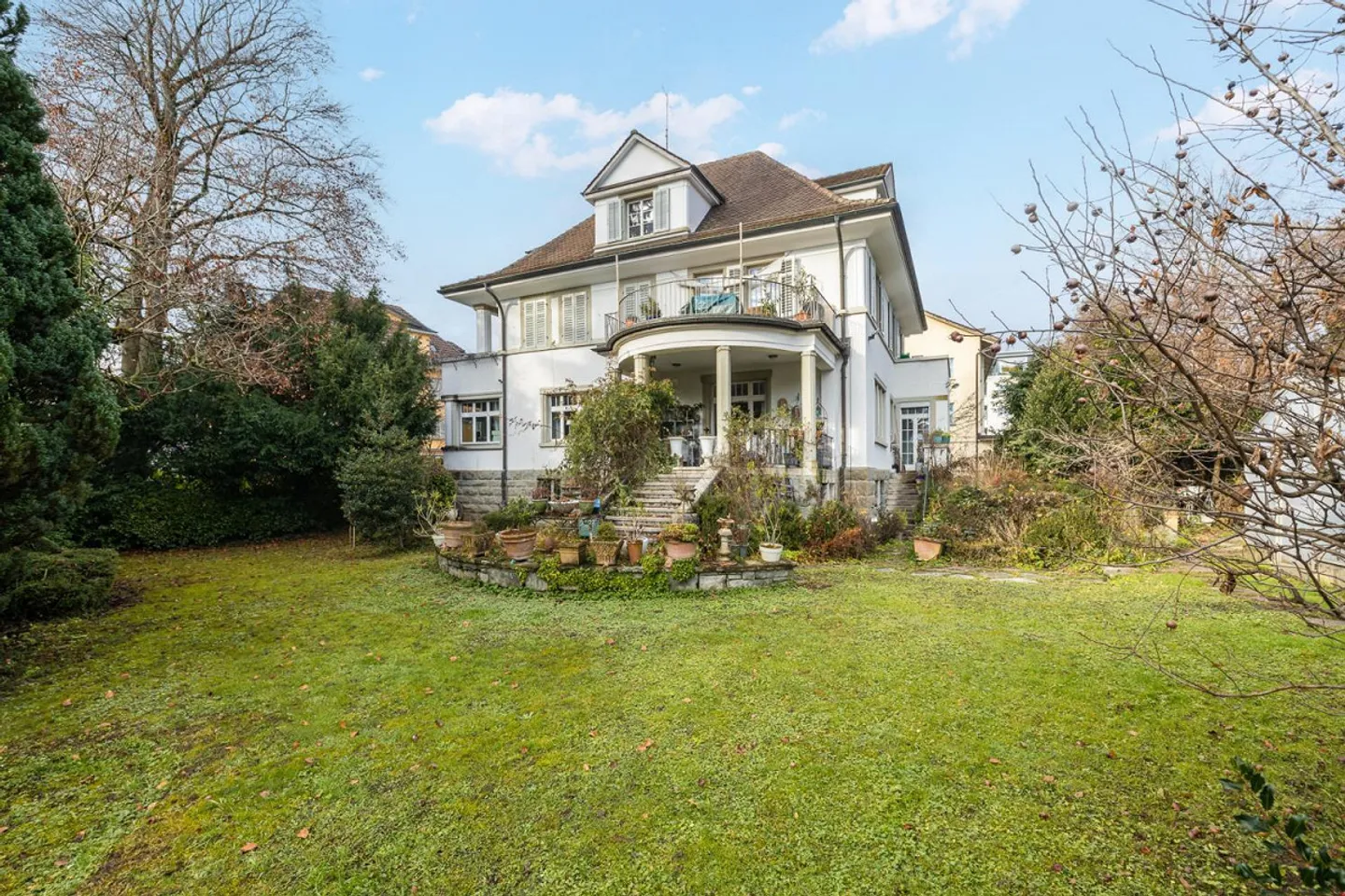 Art Nouveau villa with park in the center of Erlenbach - Photo 1 of 11