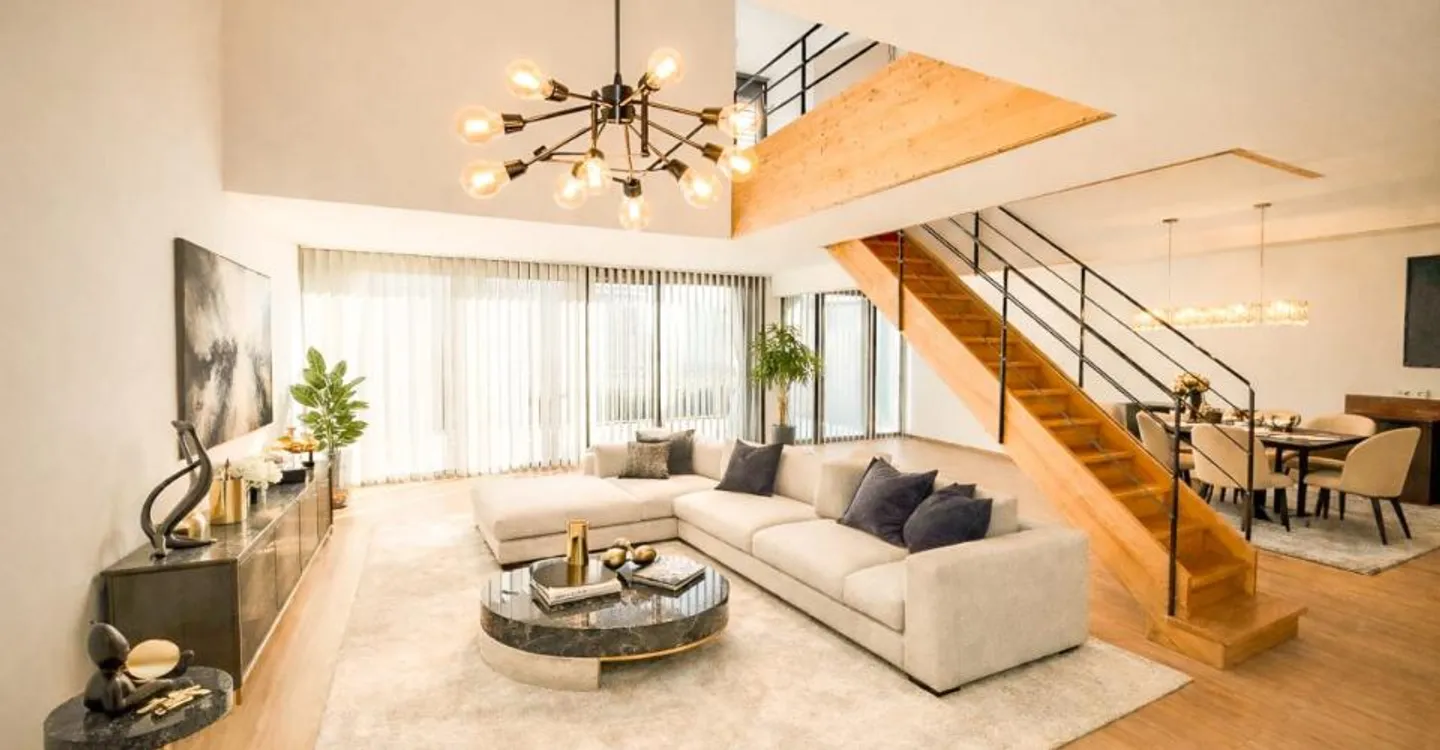 Loft-Penthouse and its 360° Rooftop, just across the border - Photo 1 of 9