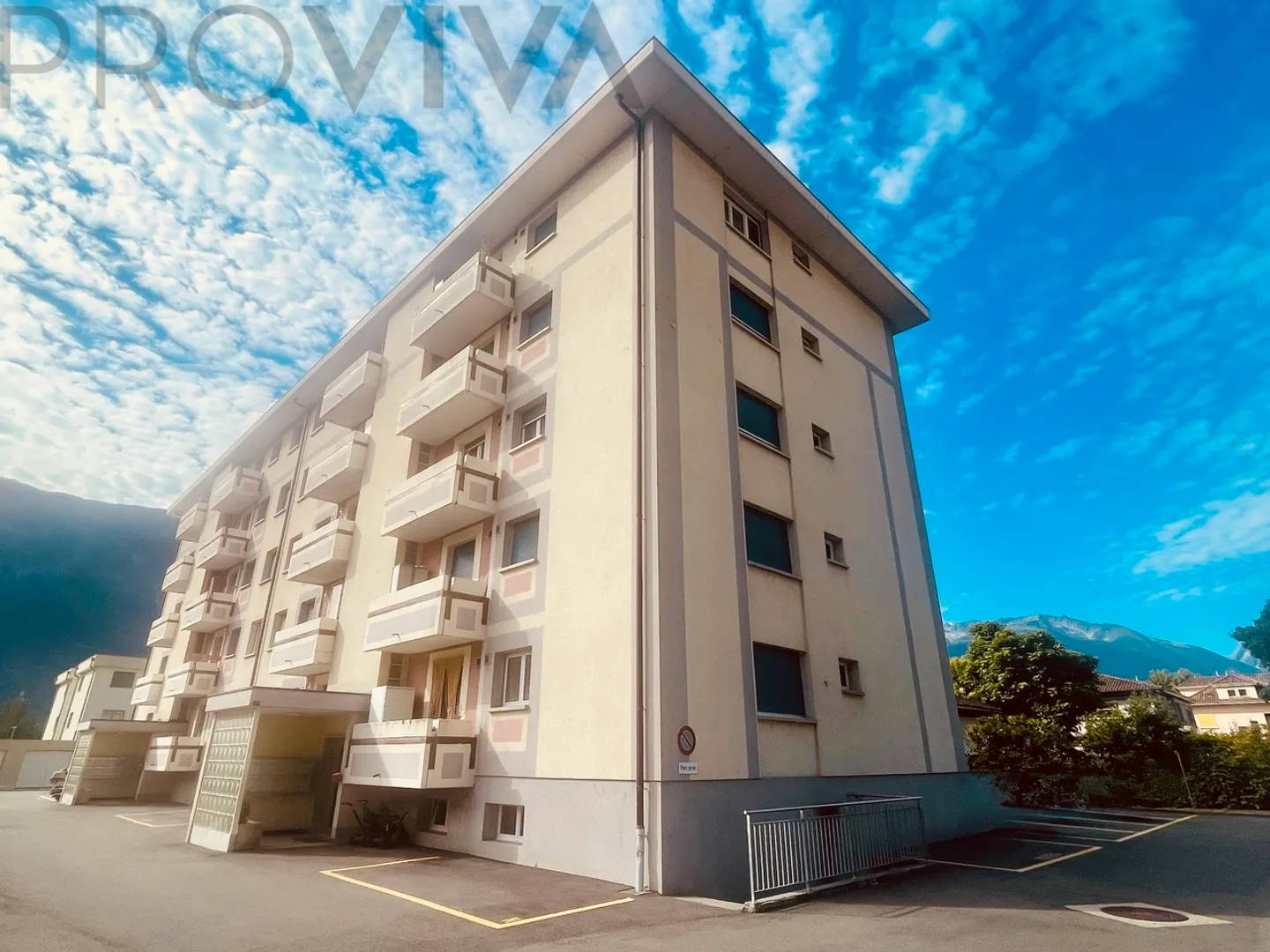 Maximum Sun, Mountain View & Top Location - Charming and with Parking - Photo 2 of 7