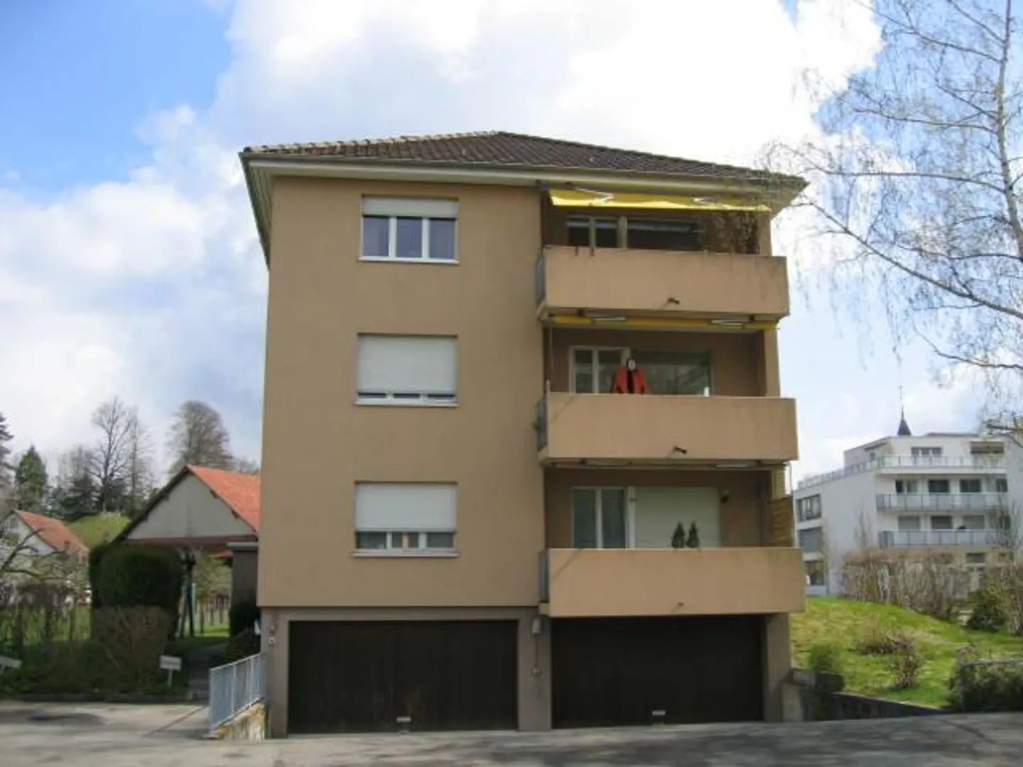 Garage box for rent - Photo 1 of 1