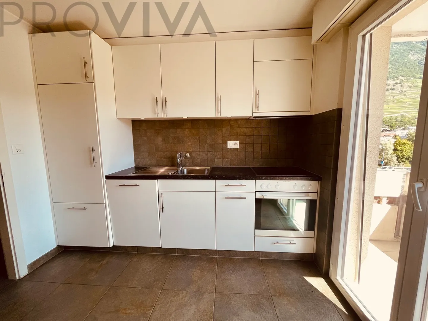 Maximum Sun, Mountain View & Top Location - Charming and with Parking - Photo 3 of 7