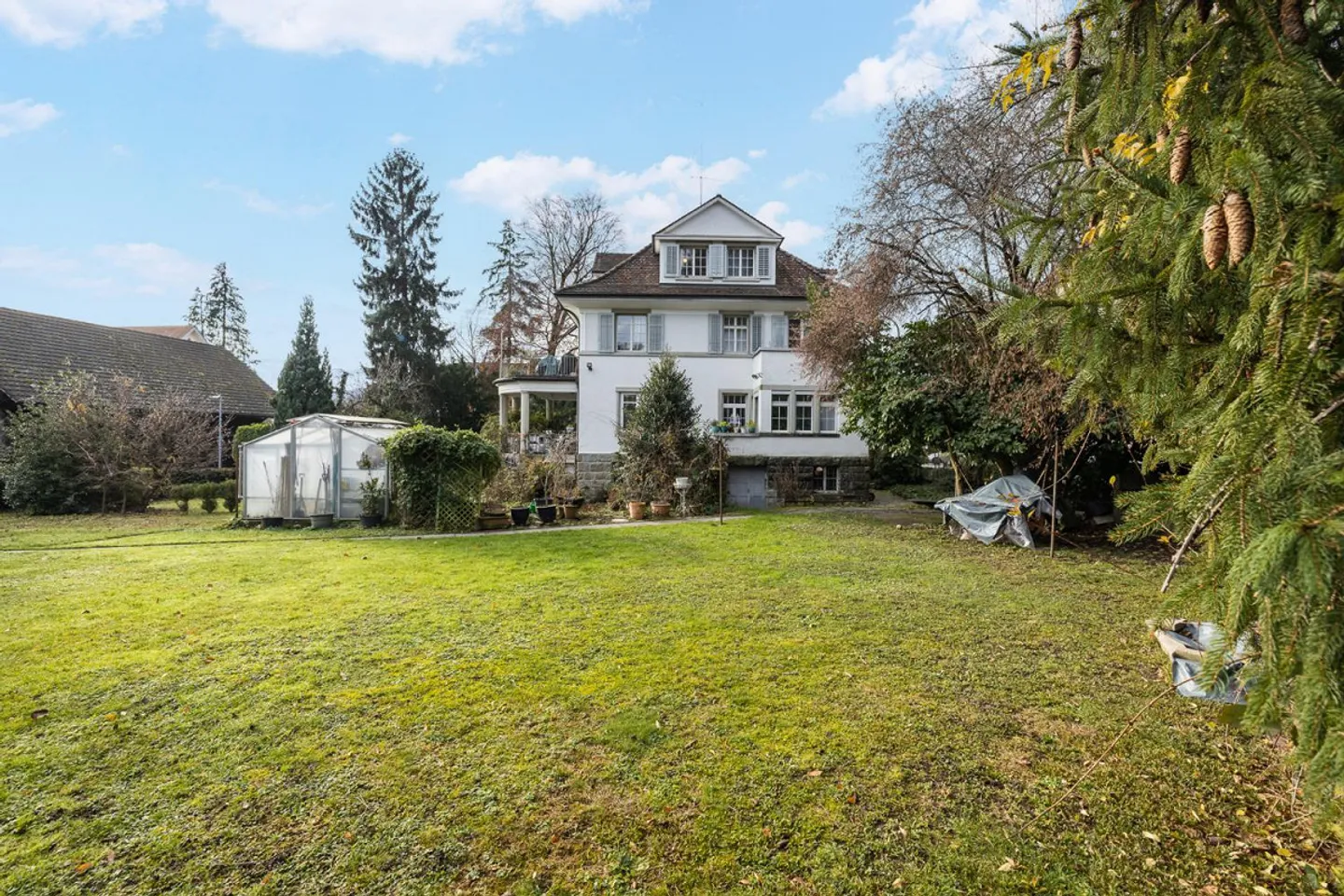 Art Nouveau villa with park in the center of Erlenbach - Photo 8 of 11