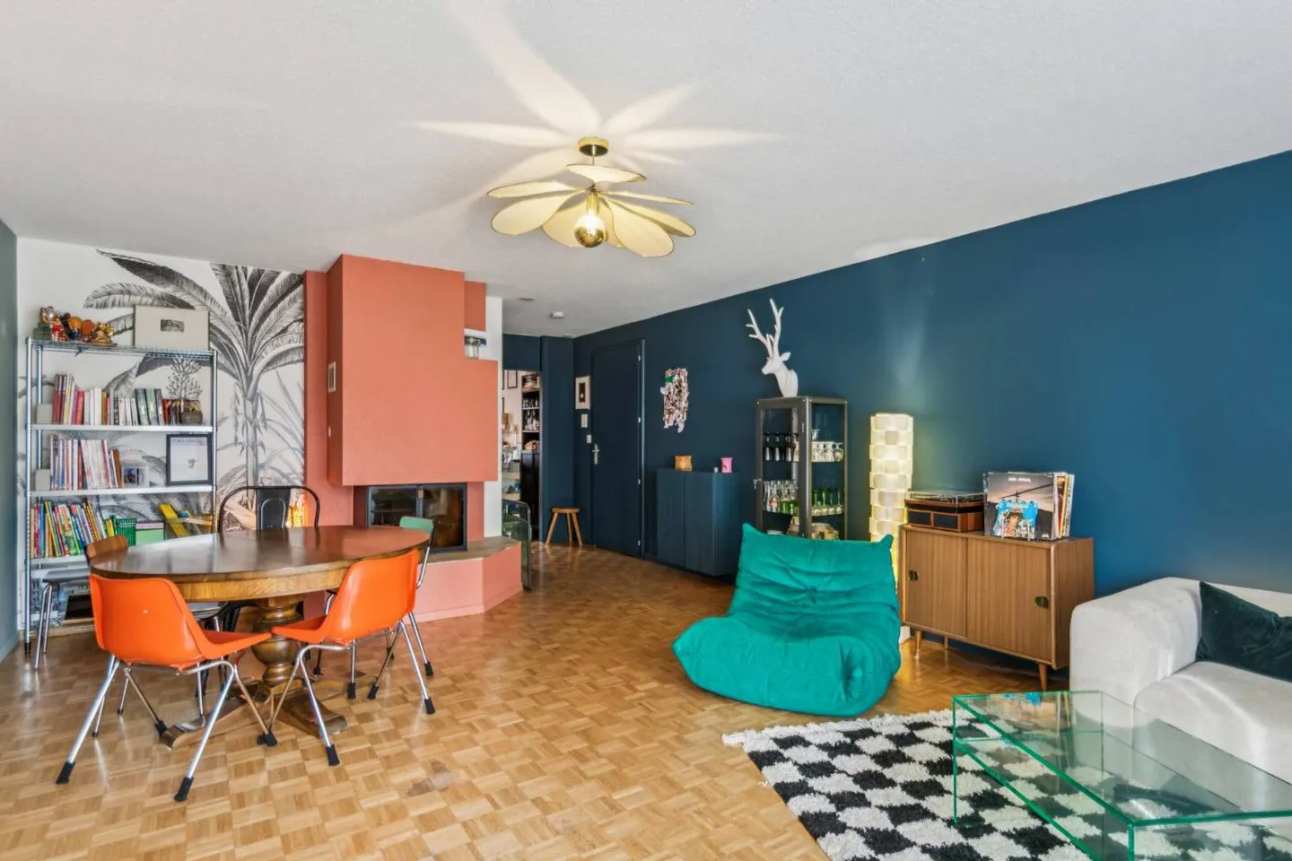 Bell'appartamento ristrutturato di 4,5 locali con terrazza e 2 posti auto - Foto 1 di 11