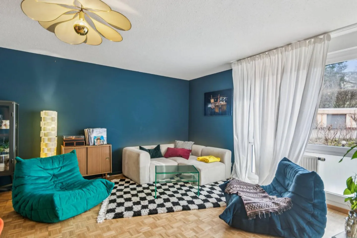 Bell'appartamento ristrutturato di 4,5 locali con terrazza e 2 posti auto - Foto 2 di 11