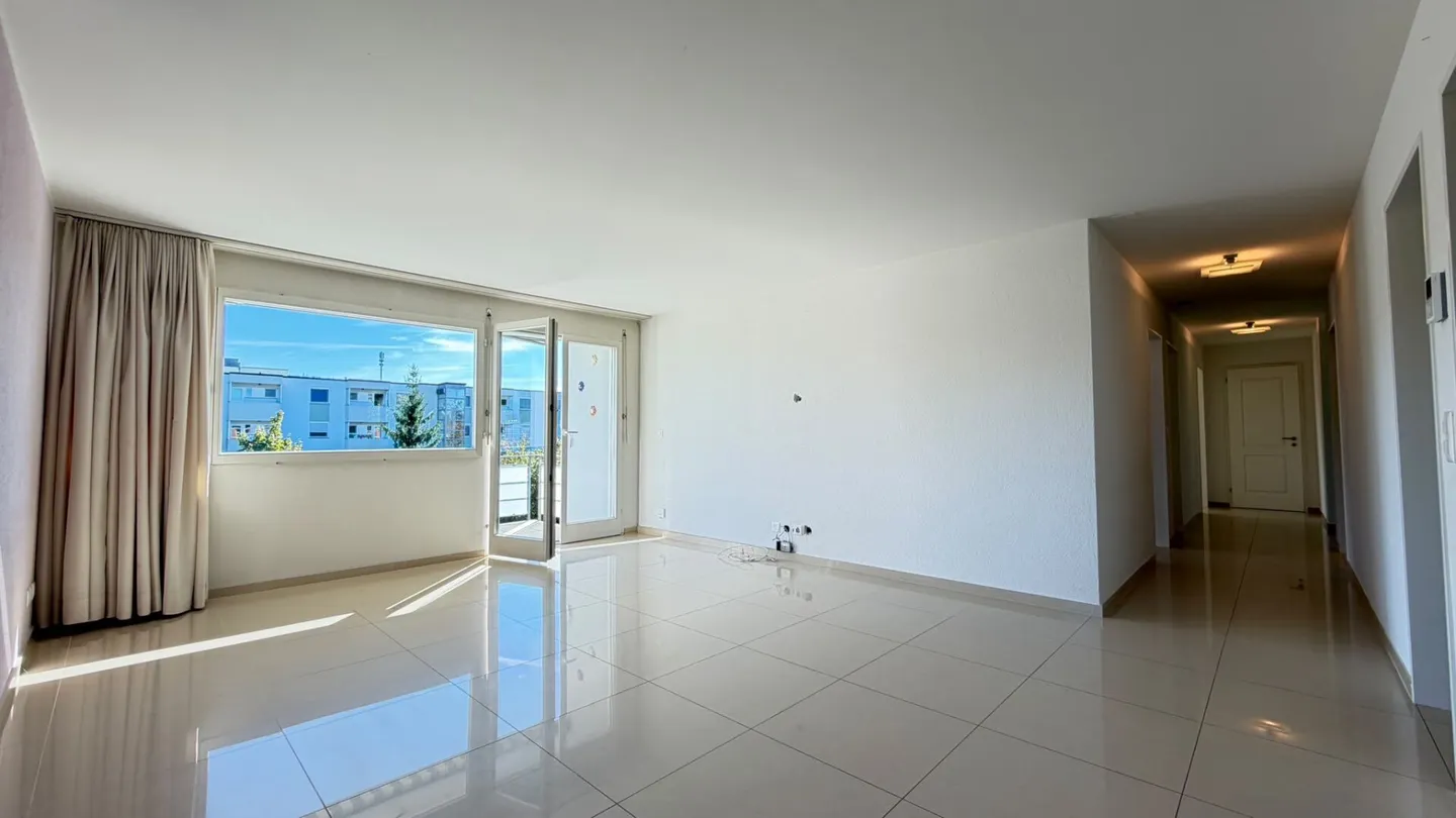 Appartamento di 5,5 stanze con grande balcone, ascensore e posto auto sotterraneo - Foto 6 di 15