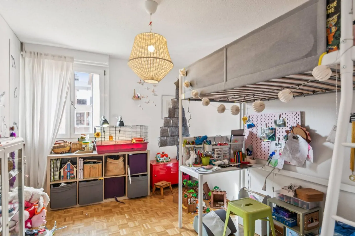 Bell'appartamento ristrutturato di 4,5 locali con terrazza e 2 posti auto - Foto 7 di 11