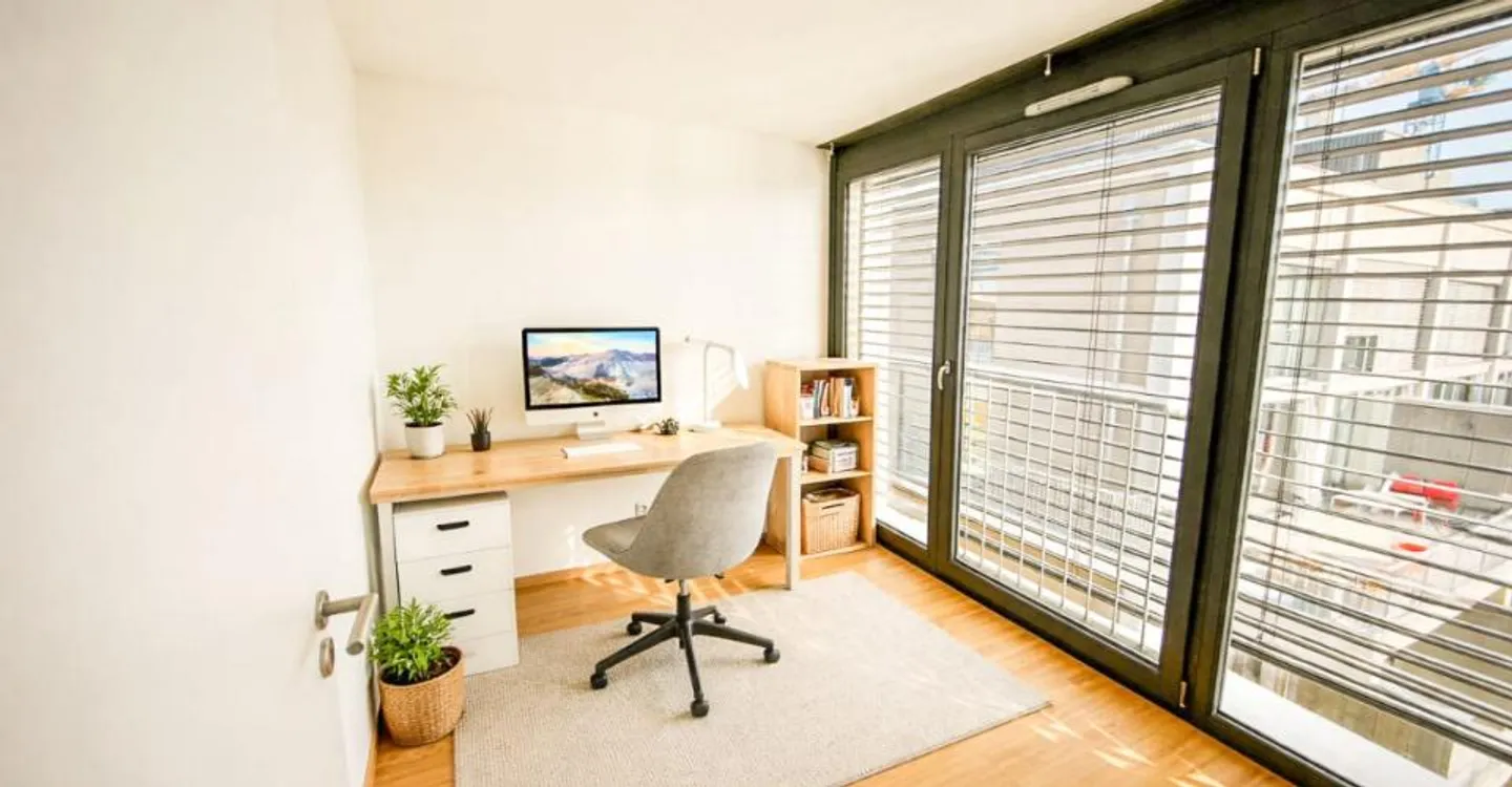 Loft-Penthouse and its 360° Rooftop, just across the border - Photo 6 of 9