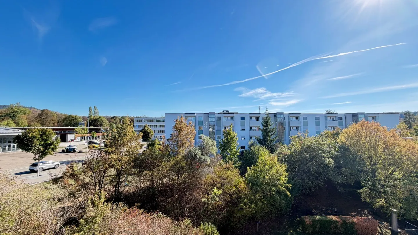Appartamento di 5,5 stanze con grande balcone, ascensore e posto auto sotterraneo - Foto 14 di 15