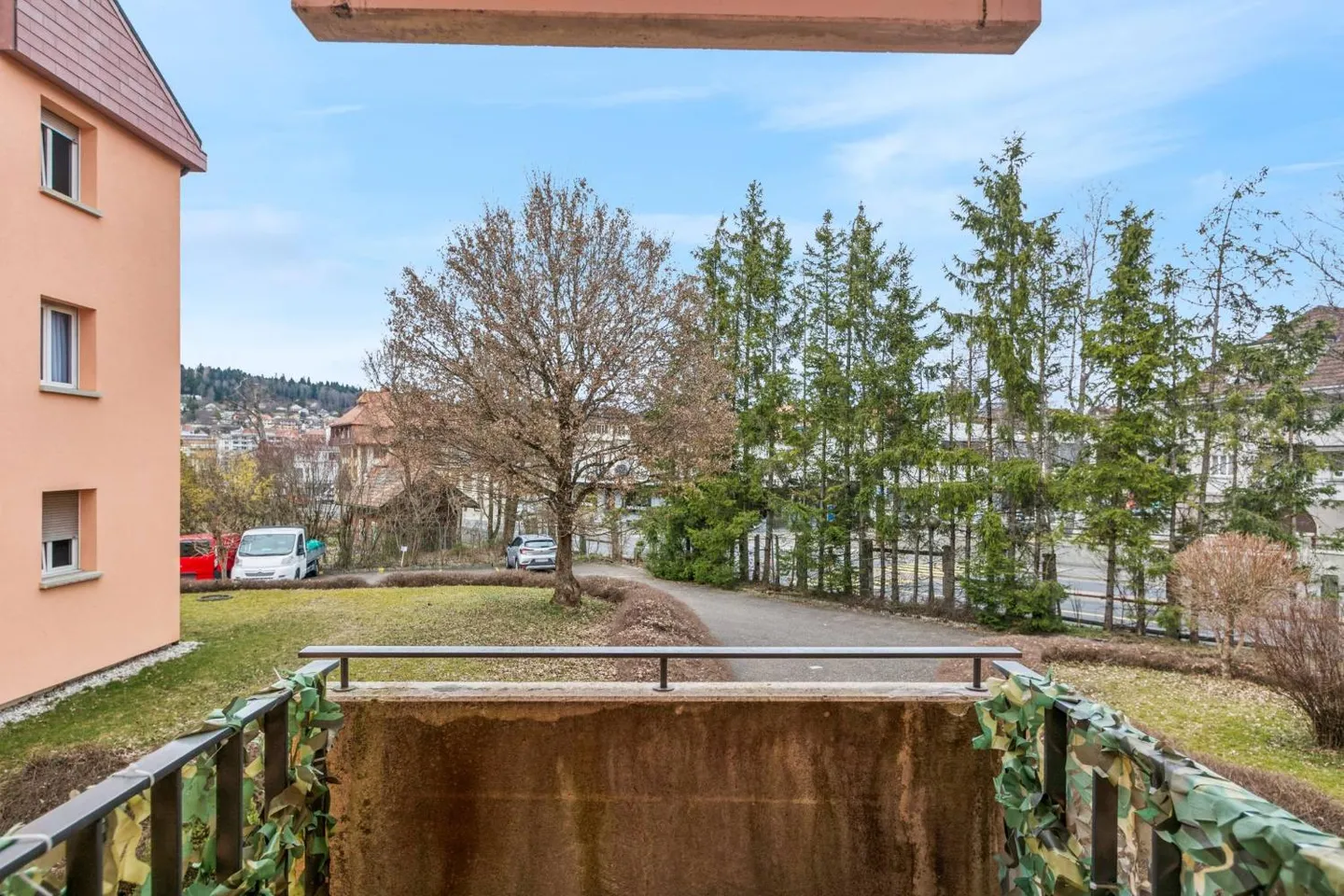 Bell'appartamento ristrutturato di 4,5 locali con terrazza e 2 posti auto - Foto 11 di 11