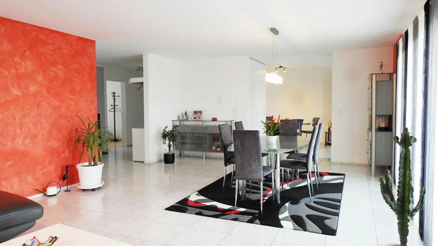 Appartement en copropriété de 4,5 pièces au 1er étage - Photo 1 sur 21