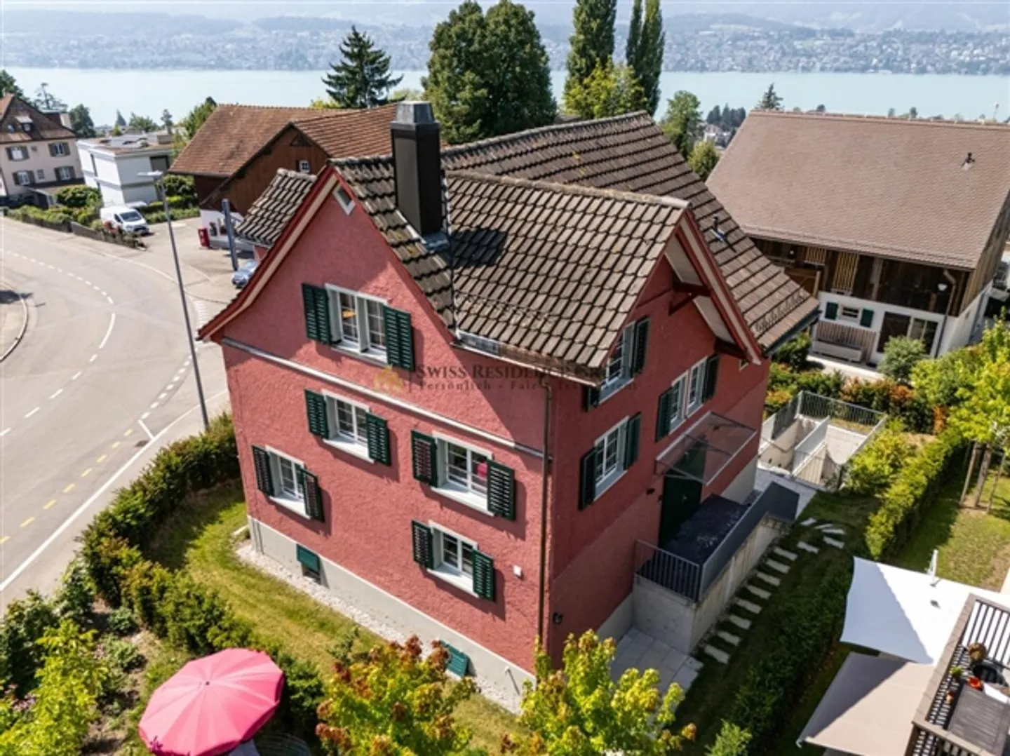 Charmante maison jumelée à louer à Küsnacht au bord du lac de Zurich - Photo 2 sur 17