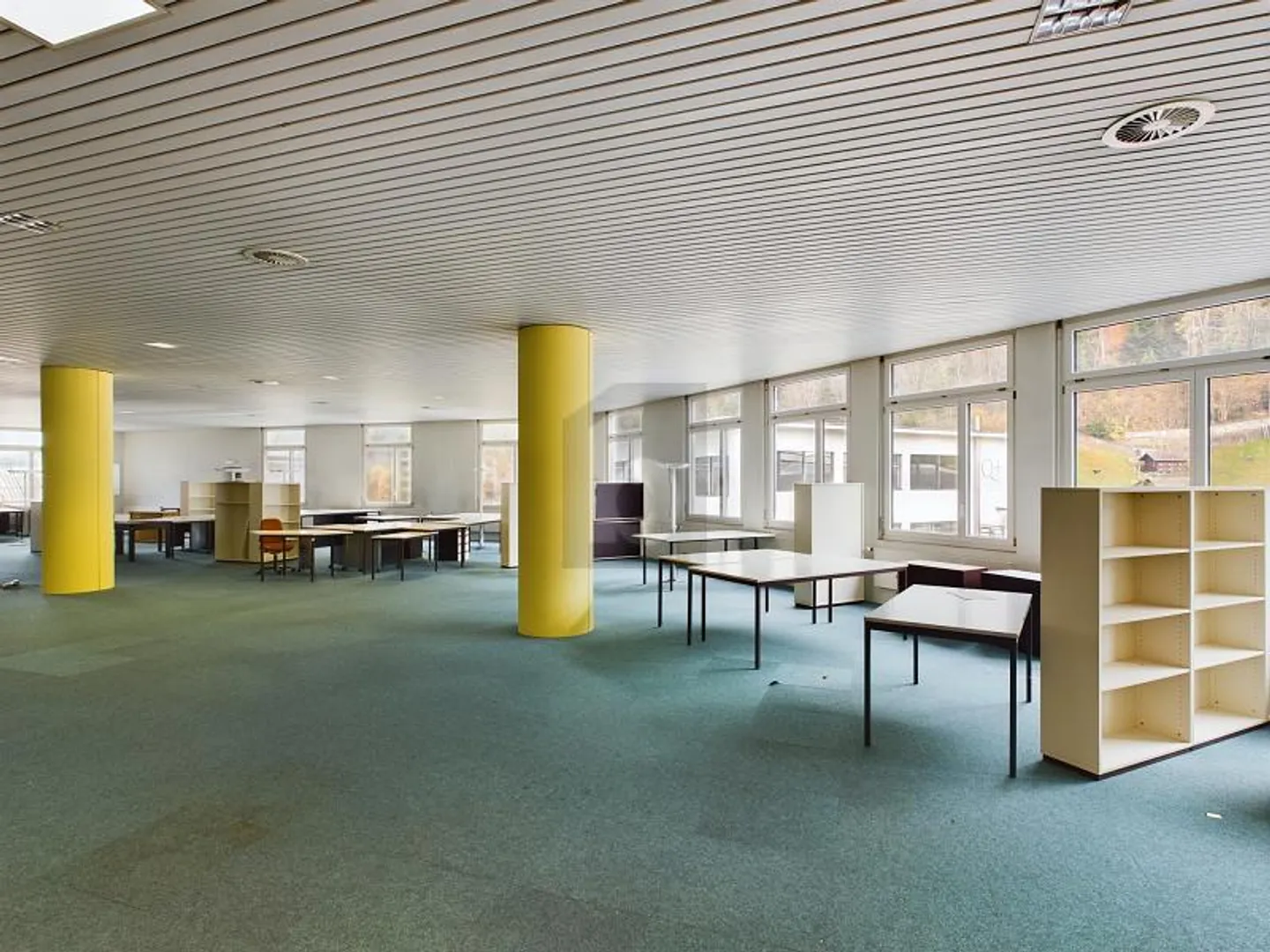 "PLENTY OF SPACE FOR FREE DESIGN" - Photo 1 of 4
