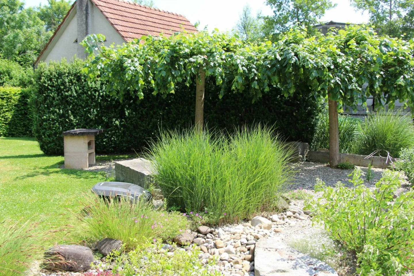 Maison individuelle de 8,5 pièces avec un vaste espace extérieur à Mattwil - Photo 7 sur 20