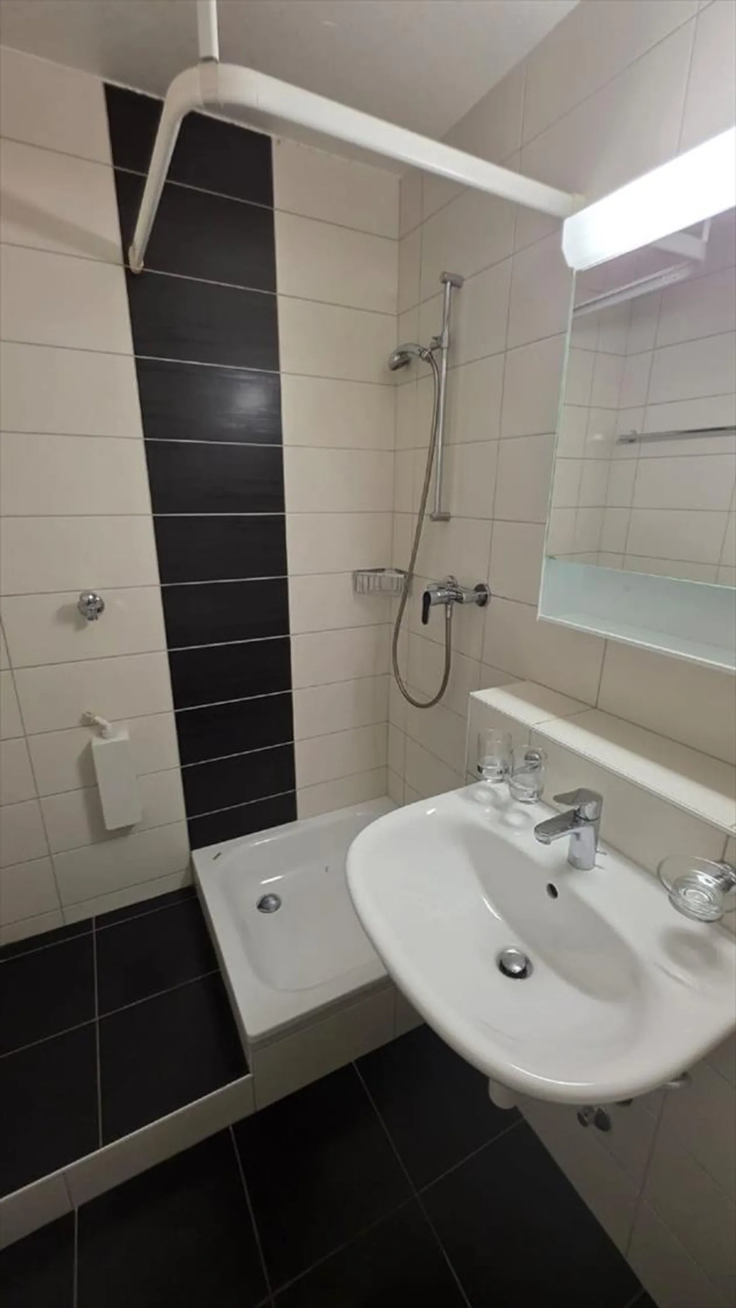 BEL STUDIO AVEC BALCON ET JOLIE VUE - Photo 3 sur 6