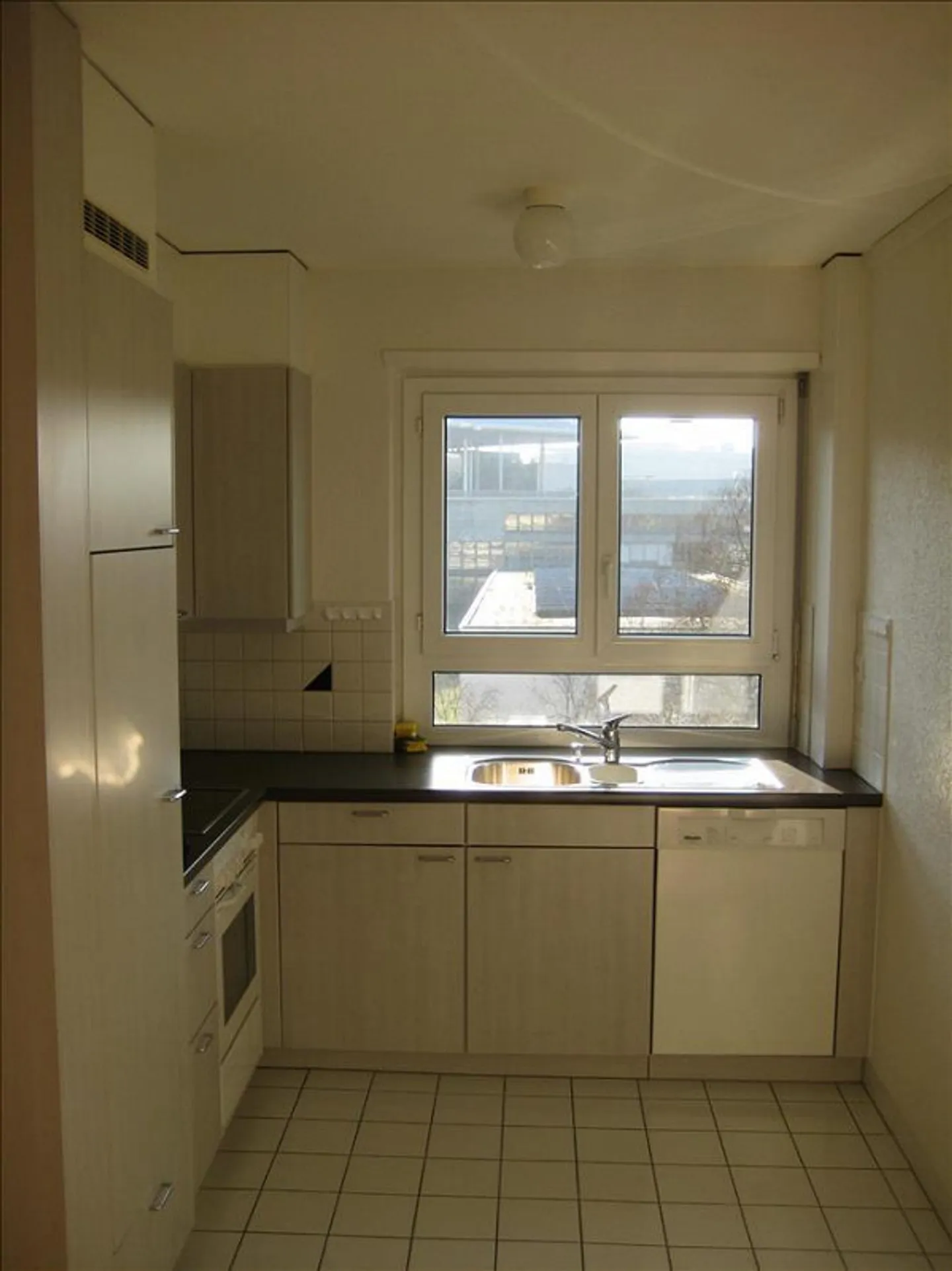 Your apartment in the center of Bern-Wankdorf! - Photo 3 of 6