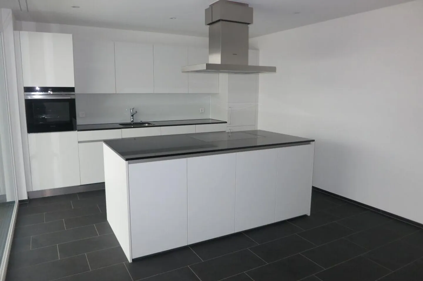 Living with Garden - modern and family-friendly - Photo 2 of 5