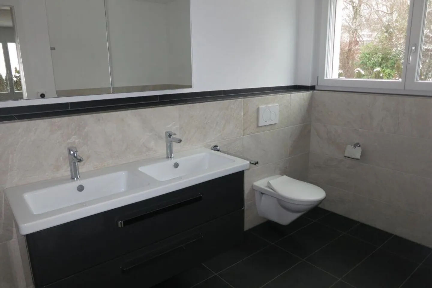 Living with Garden - modern and family-friendly - Photo 3 of 5