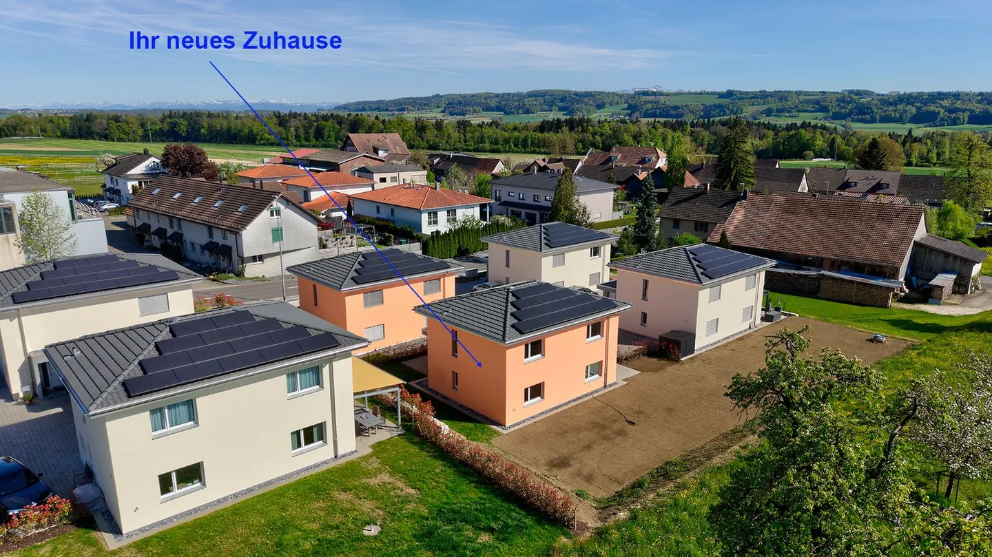 Casa unifamiliare di nuova costruzione con 5 ½ stanze e cucina da sogno, molto spazio per i vostri bambini nel grande giardino, ecc. - Foto 1 di 10