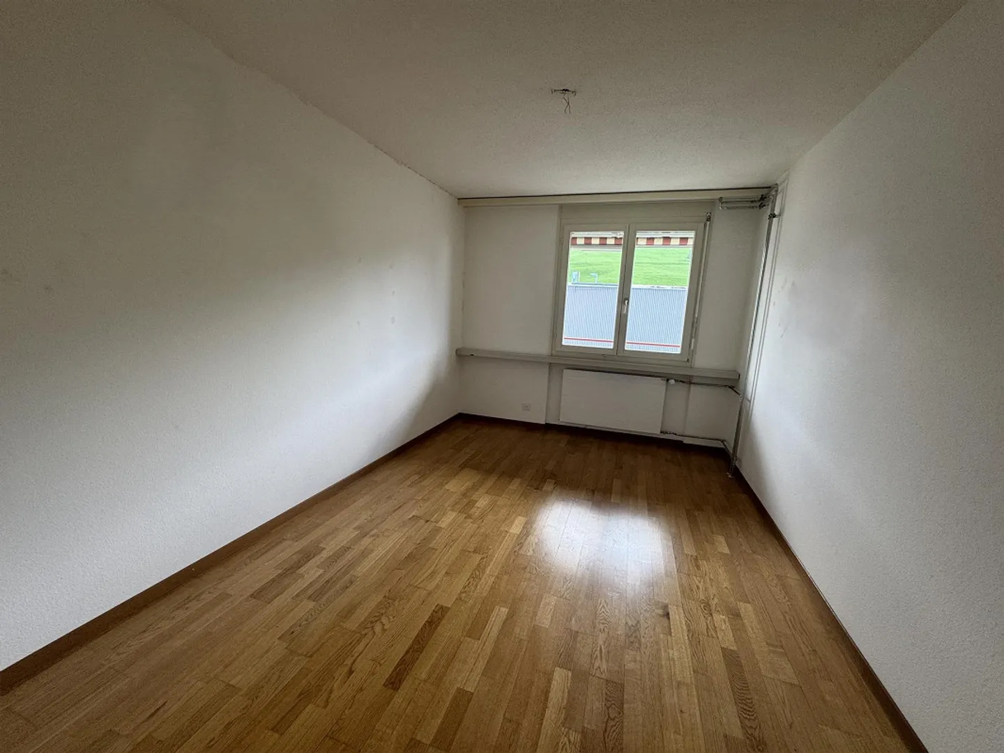 Appartamento affascinante 3.5 stanze con balcone a Degersheim - Foto 6 di 8