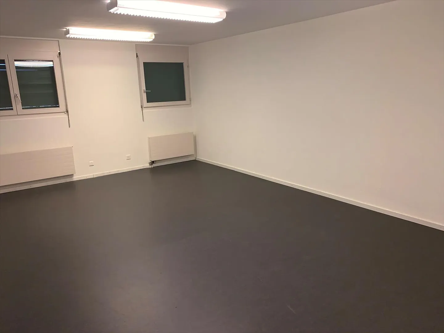 Espace de bureau de 160m2 près de Letzipark - Photo 5 sur 8