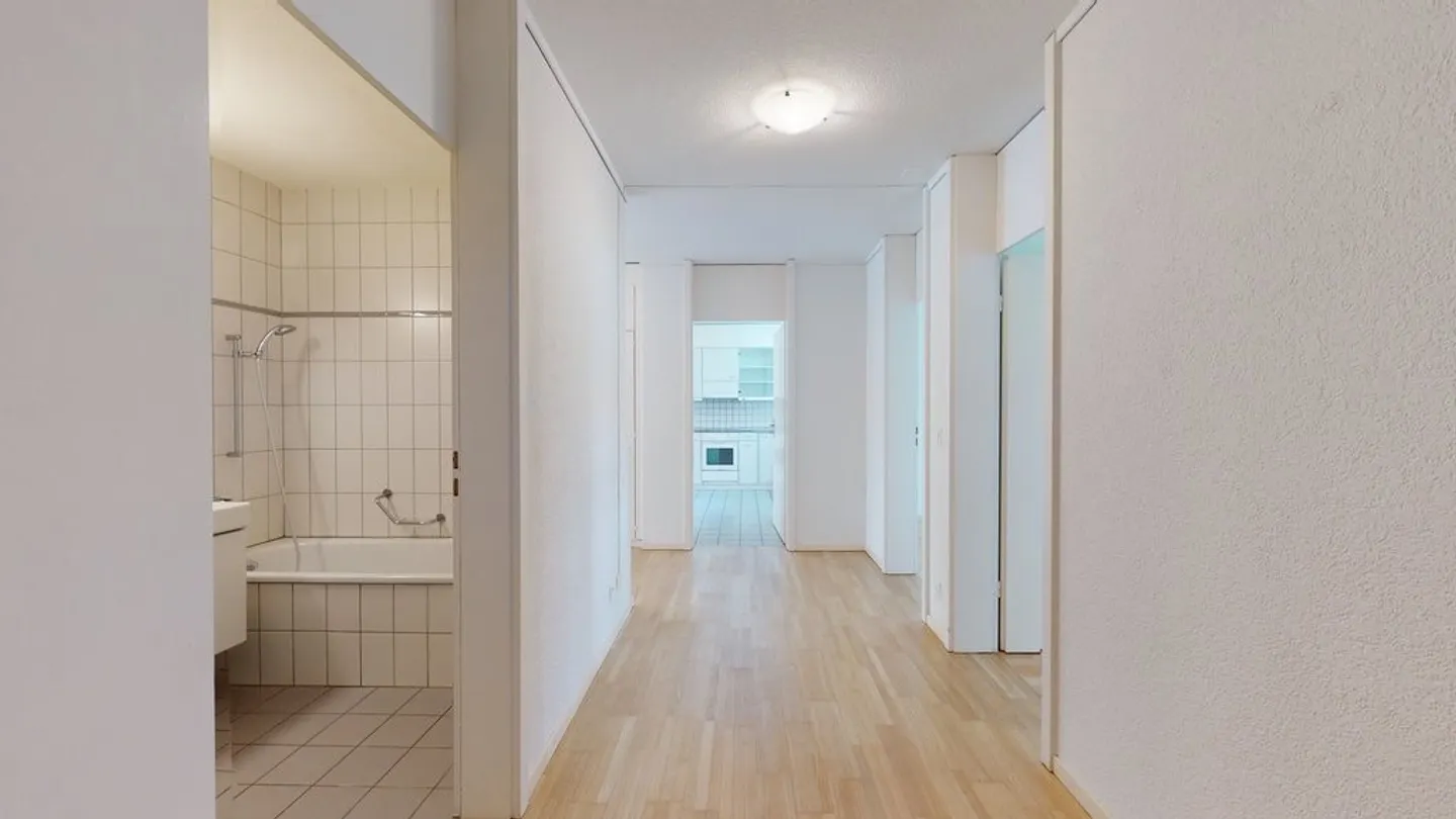 Spacious 3.5-Room Apartment - Photo 5 of 10