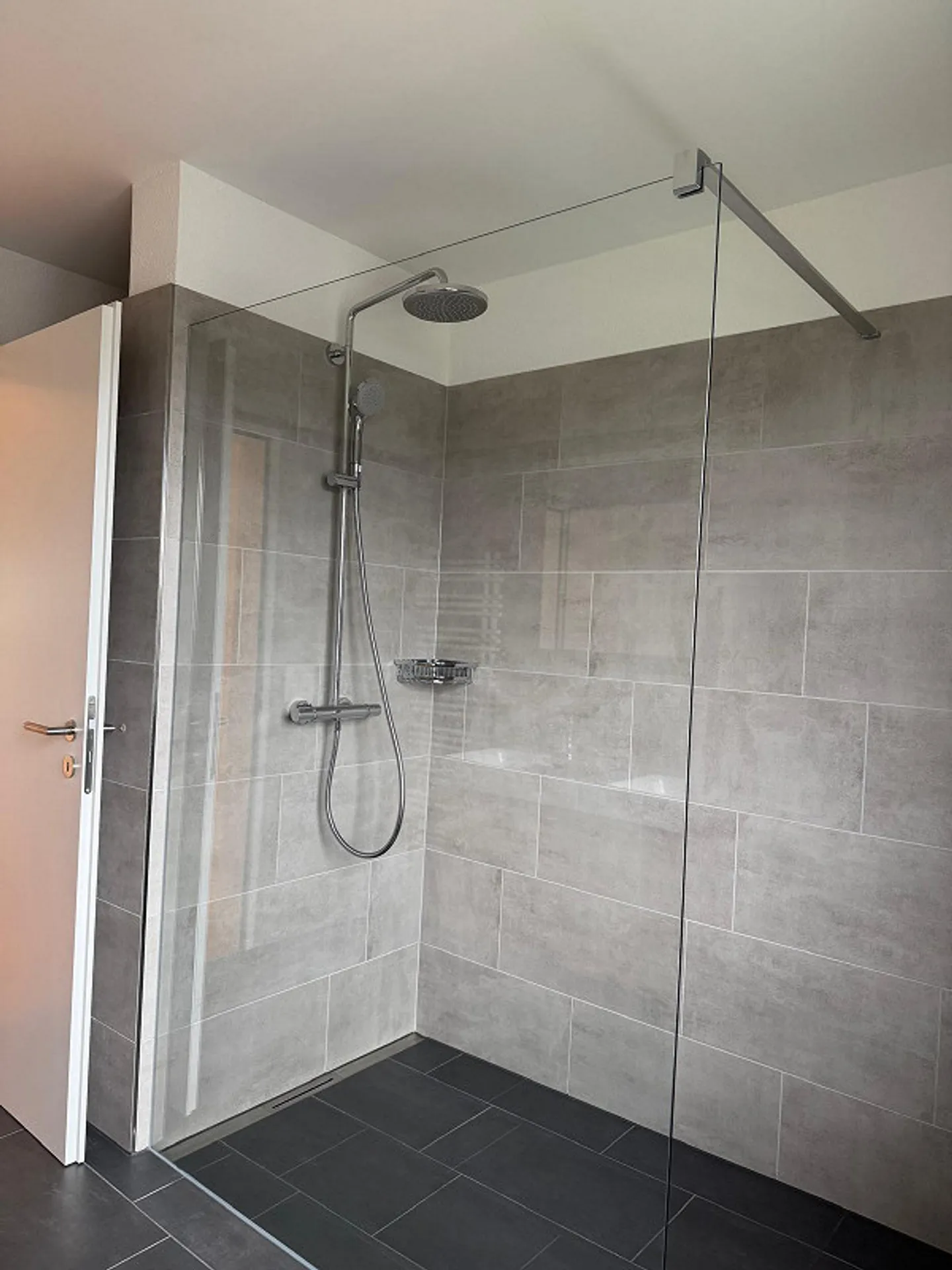Prima occupazione nel standard di proprietà - esclusivo appartamento di 4,5 stanze al 1° piano - Foto 4 di 13