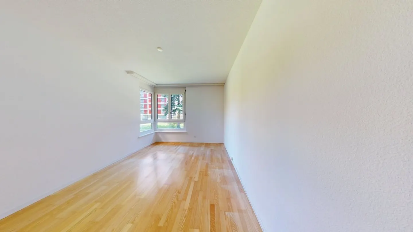 Spacious 3.5-Room Apartment - Photo 7 of 10