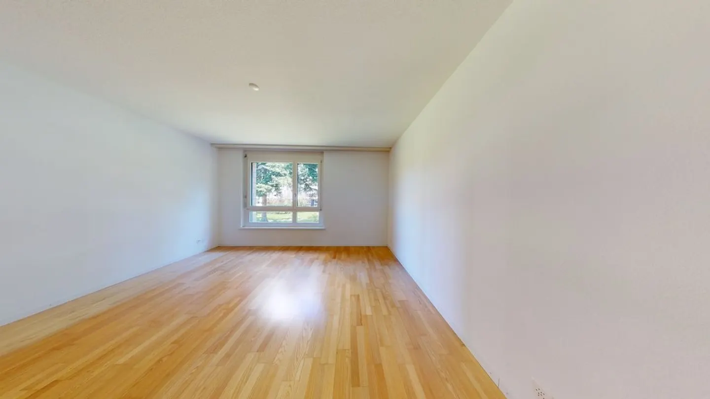 Spacious 3.5-Room Apartment - Photo 8 of 10