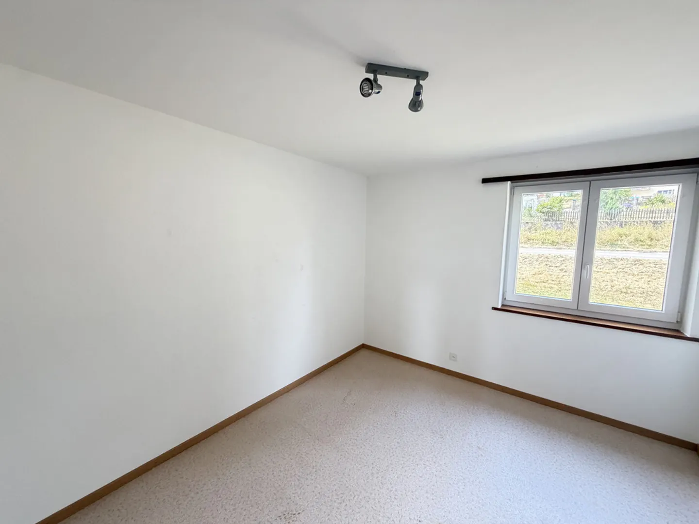Appartement spacieux avec terrasse - Photo 7 sur 12