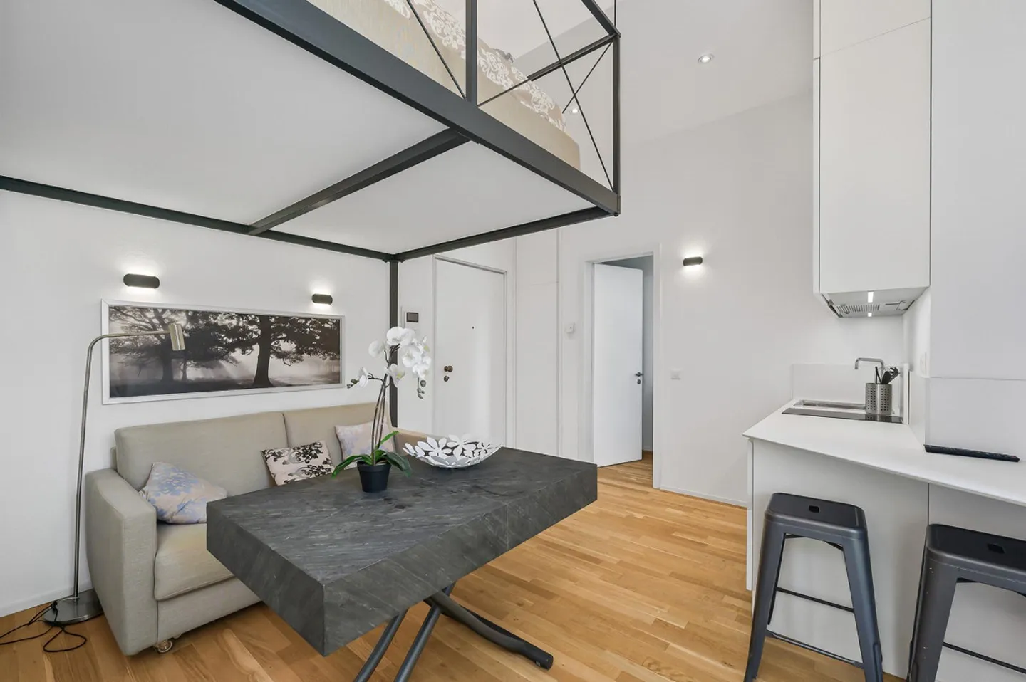 Elegance and Comfort in the Historic Heart of Lugano. - Photo 4 of 6