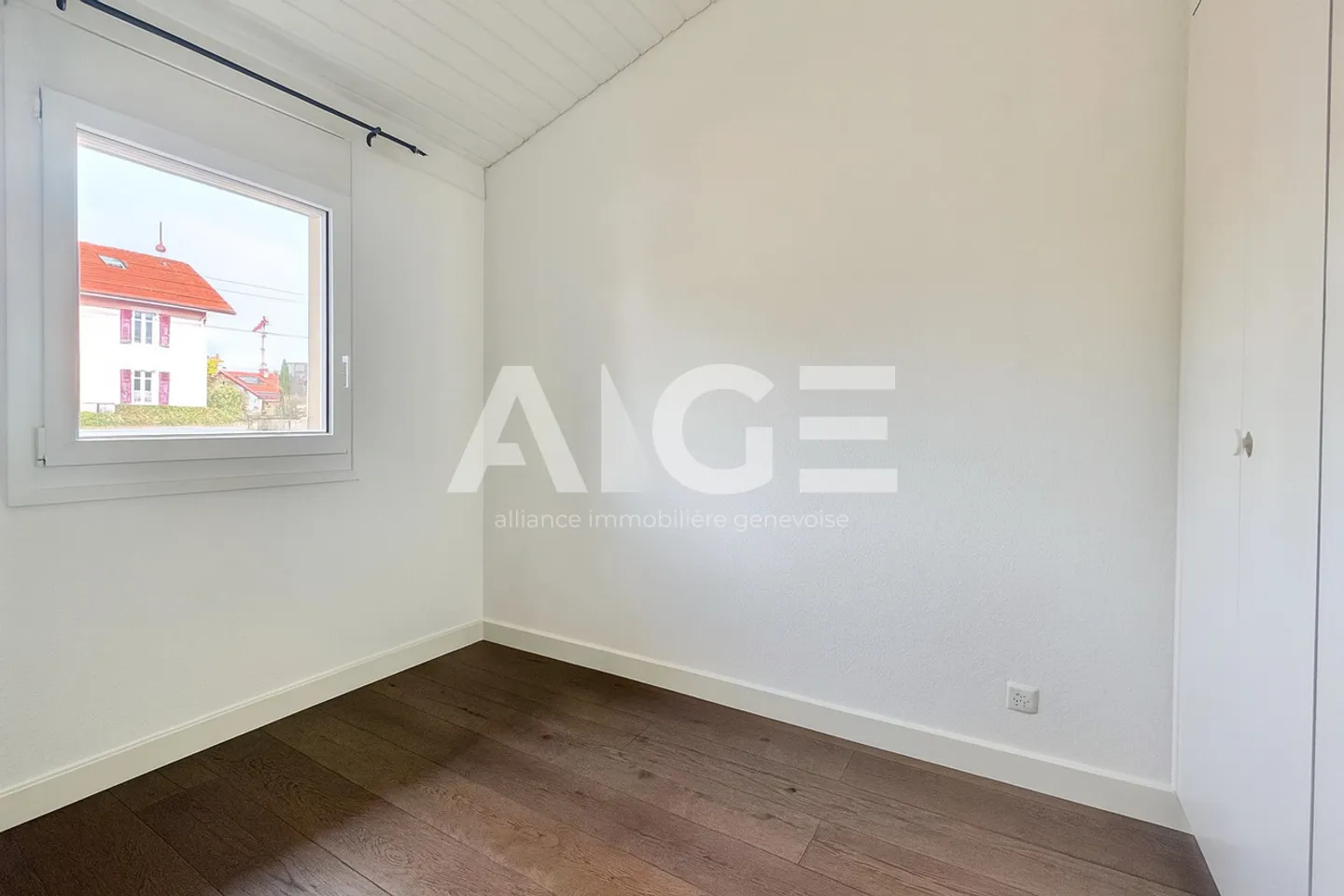 Pretty villa with independent studio - Photo 7 of 11