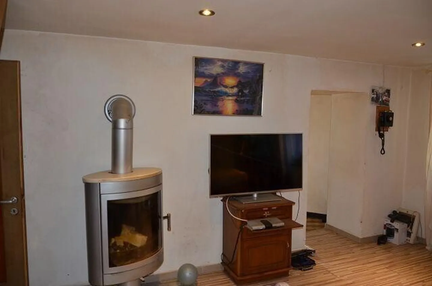 3 1/2-Zimmer-Doppelhaus mit grossem Garten, Terrasse und Parkplatz - Foto 5 von 13