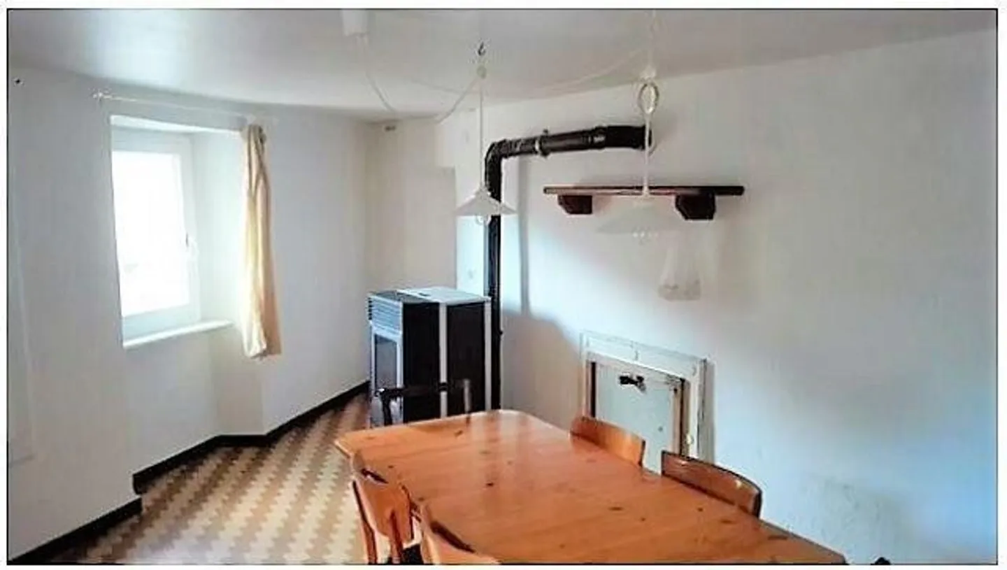 3 1/2-Zimmer-Doppelhaus mit grossem Garten, Terrasse und Parkplatz - Foto 7 von 13