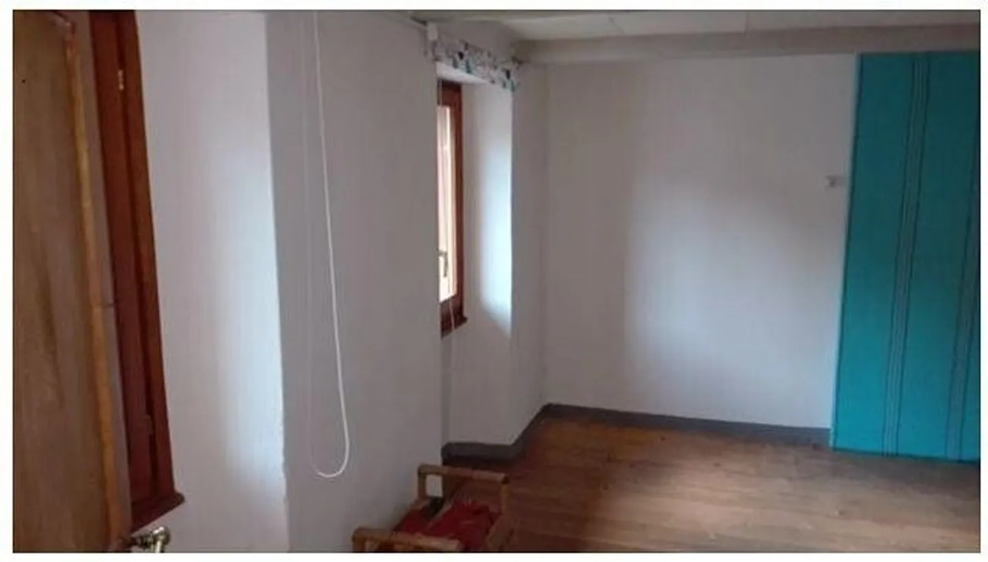 3 1/2-Zimmer-Doppelhaus mit grossem Garten, Terrasse und Parkplatz - Foto 13 von 13